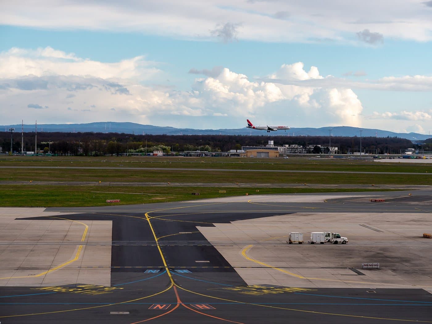 An aircraft on the apron at Frankfurt Airport